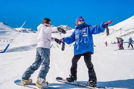 Aula Particular de Snowboard (mín. 2 pessoas — Traslado + Passe + Equipamento + 2h de aula + Tubing + Parador) 1