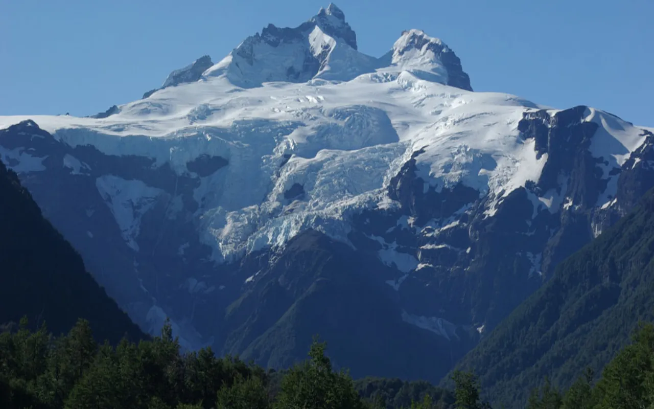 Cerro Tronador e Ventisquero Negro 4