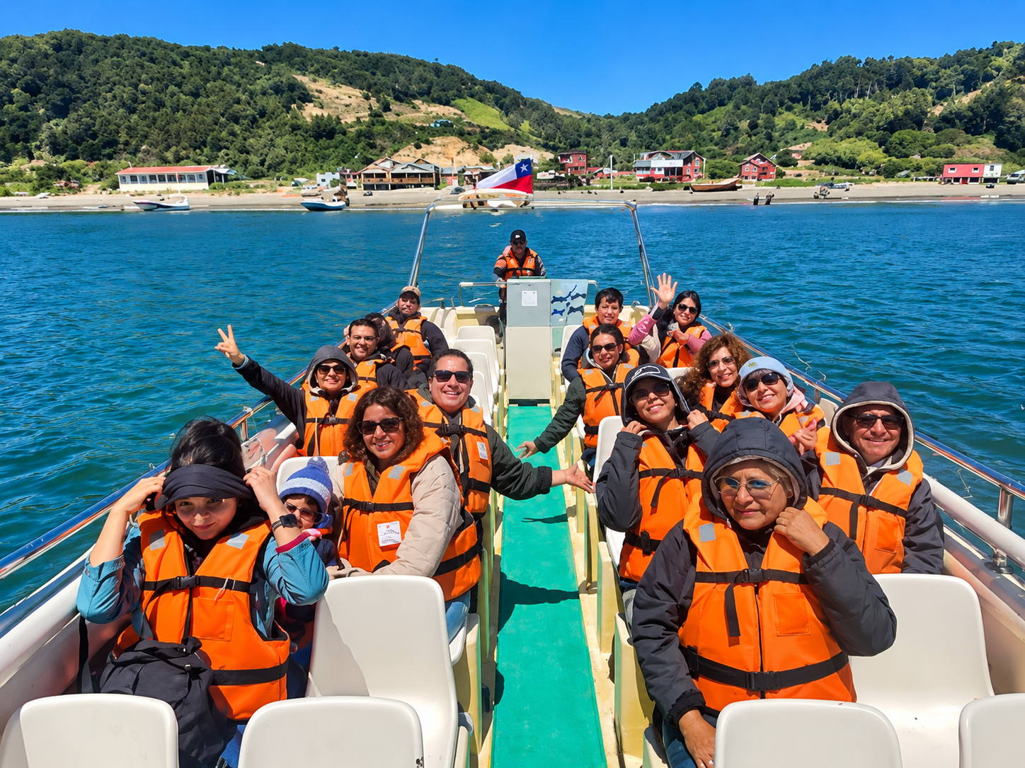 Puñihuil, Boat Tour, Lunch and Aucar Island 3