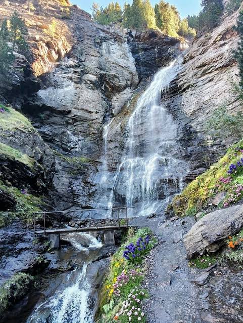 Cerro Tronador con Cascada de los Alerces 5